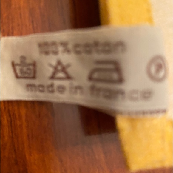 Le Jacquard Francais Primrose Bordier 8 Yellow/White Placements 13.5”x19”- $165 - Picture 6 of 6